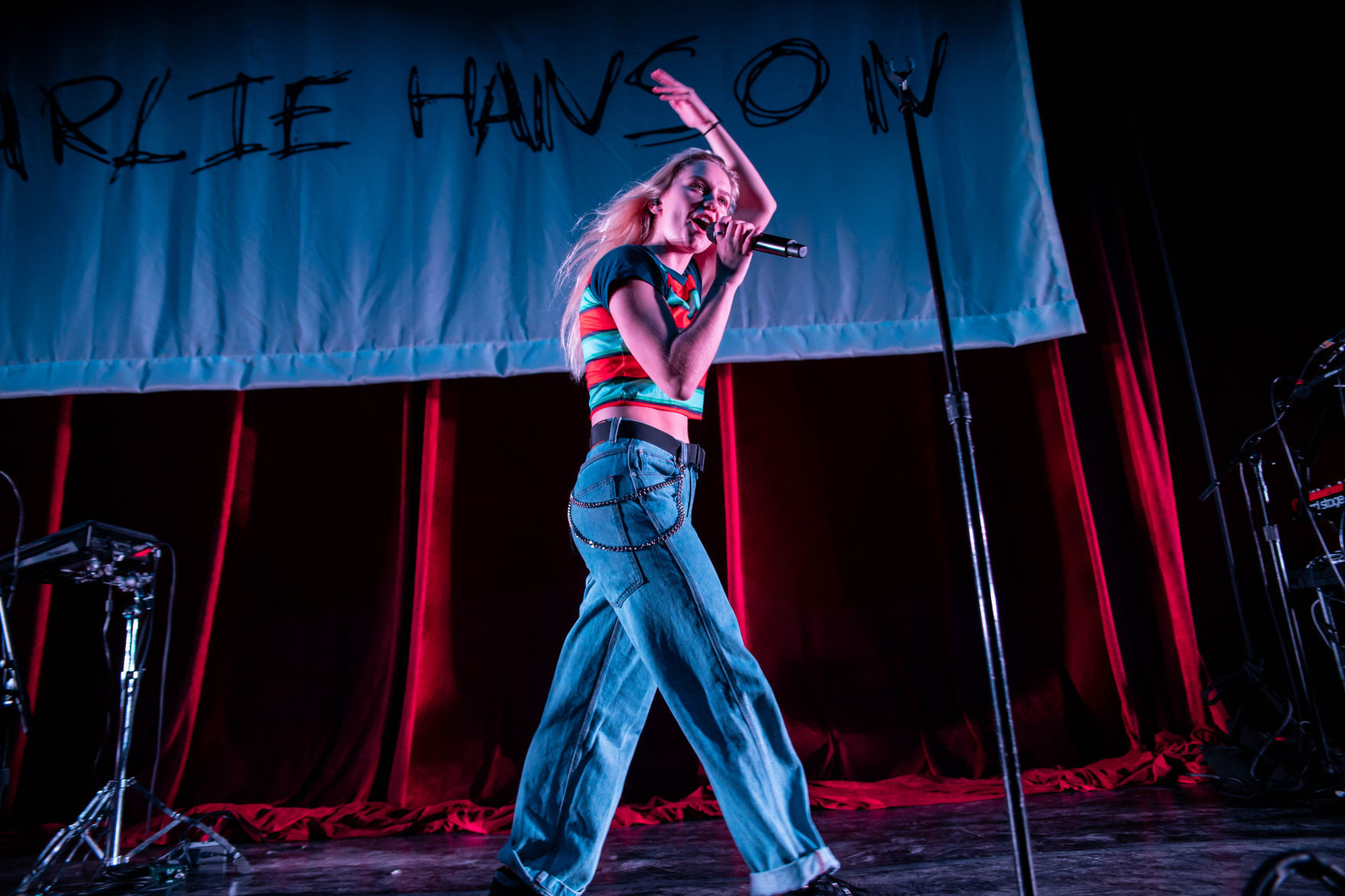 Carlie Hanson on tour